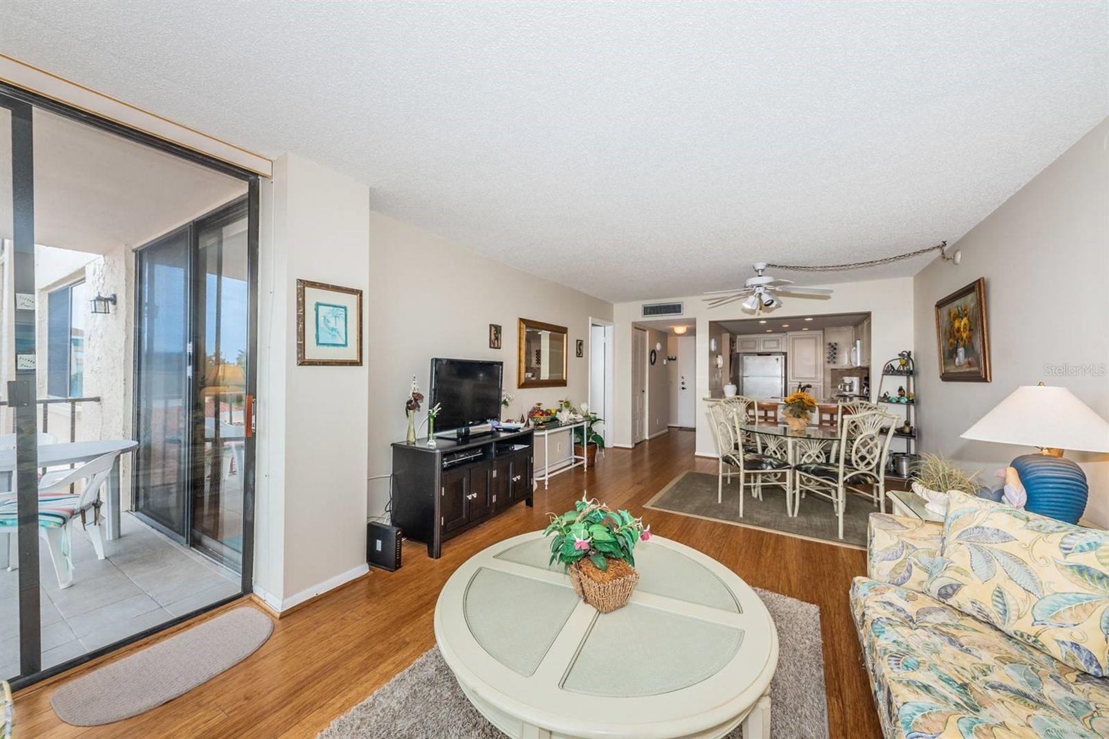 Image 4 of 18 For 6218 Palma Del Mar Boulevard S 401