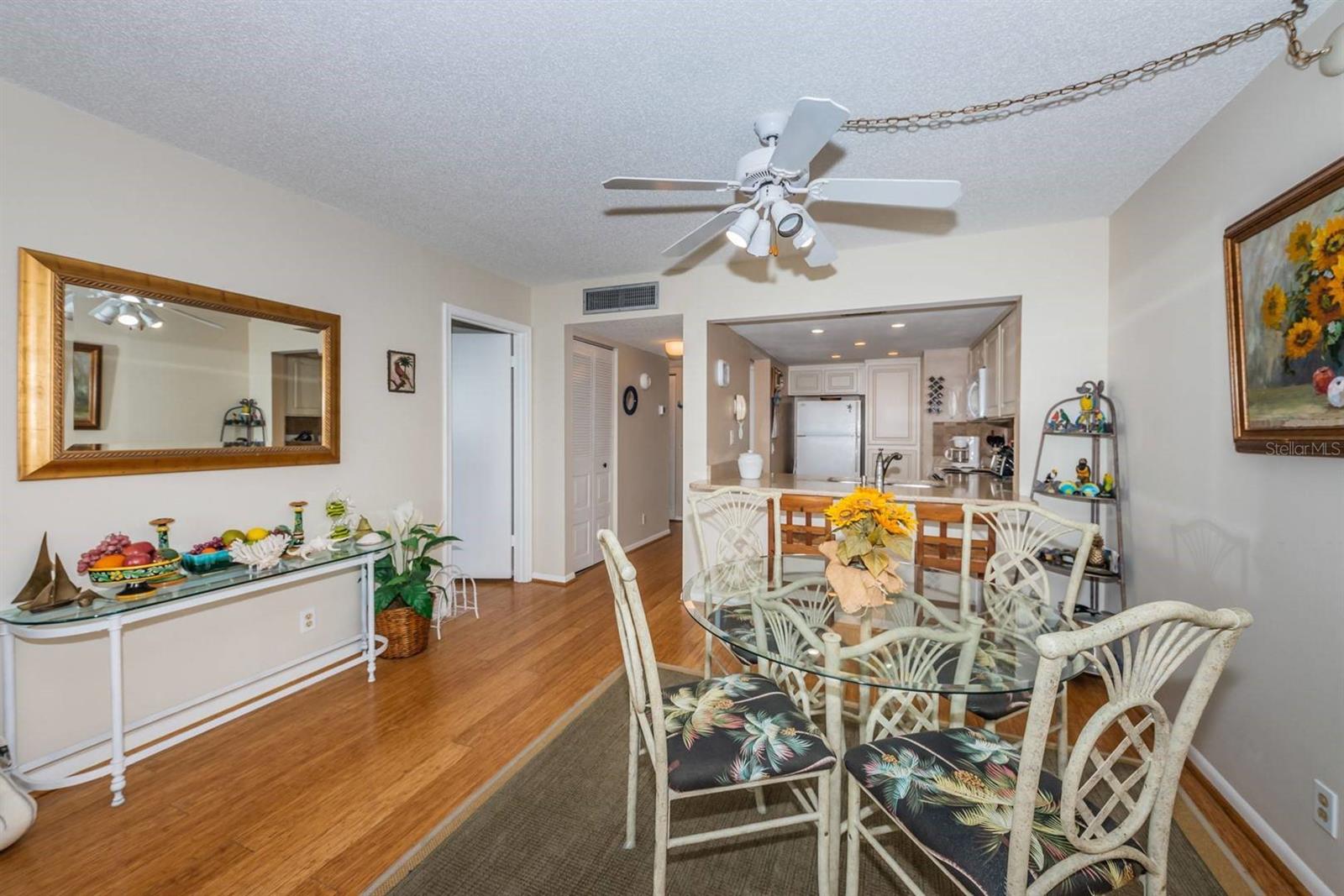 Image 5 of 18 For 6218 Palma Del Mar Boulevard S 401