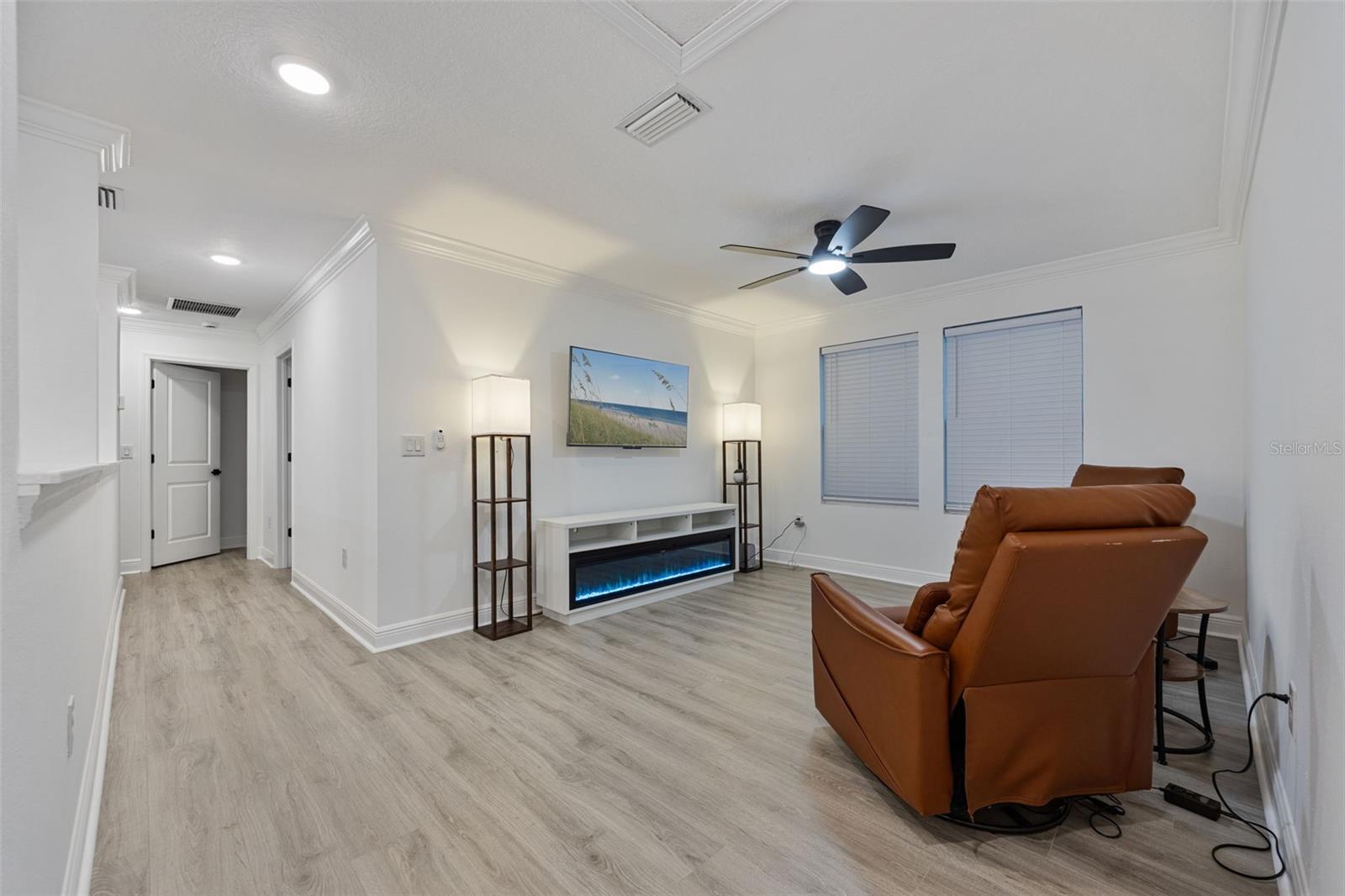 Image 35 of 49 For 5617 Del Coronado Drive