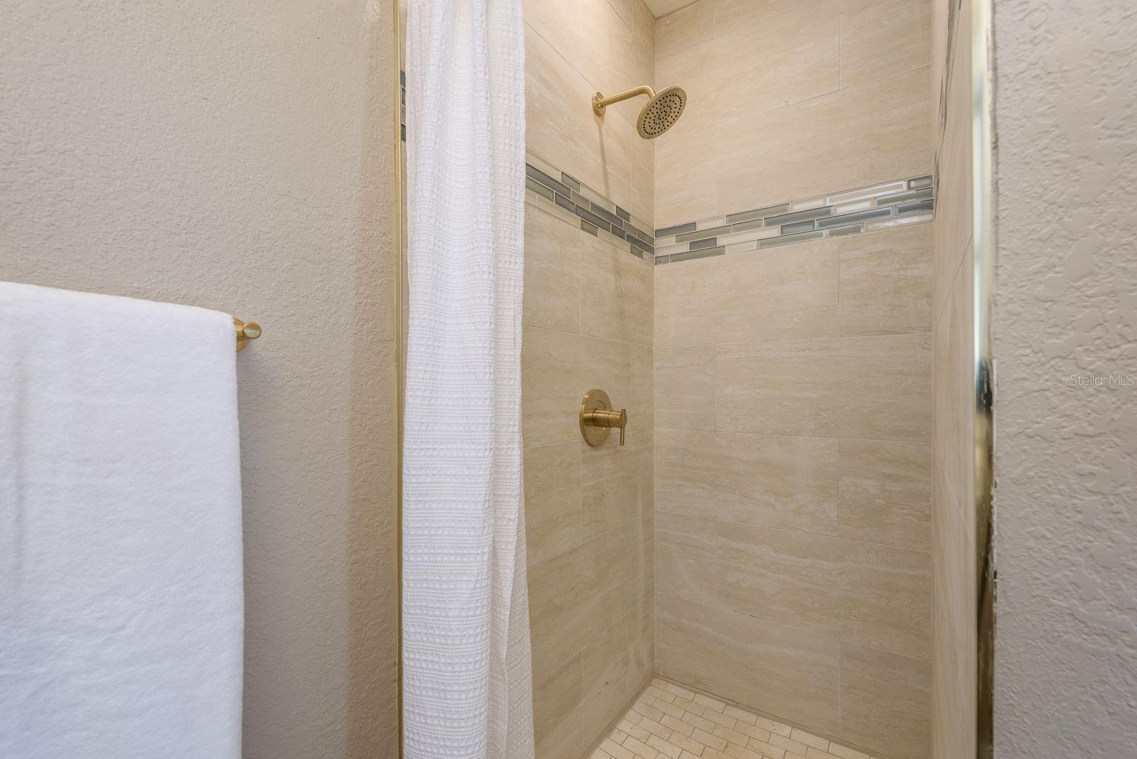 Image 21 of 35 For 6160 22nd Avenue N