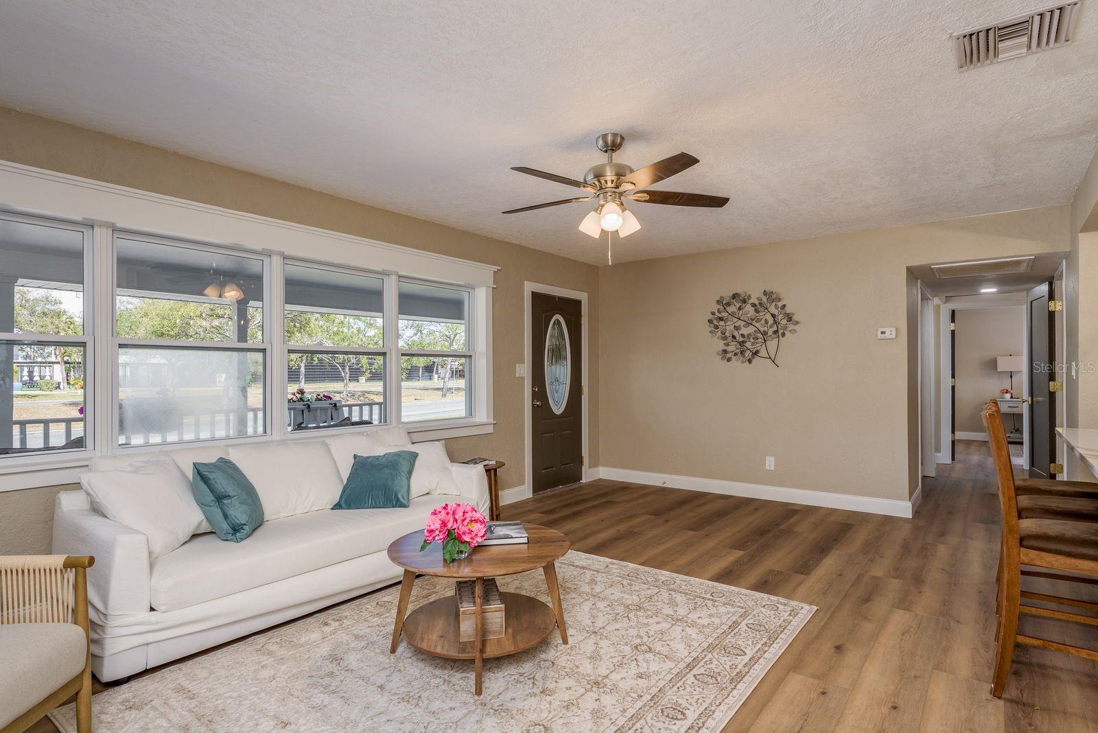 Image 5 of 35 For 6160 22nd Avenue N