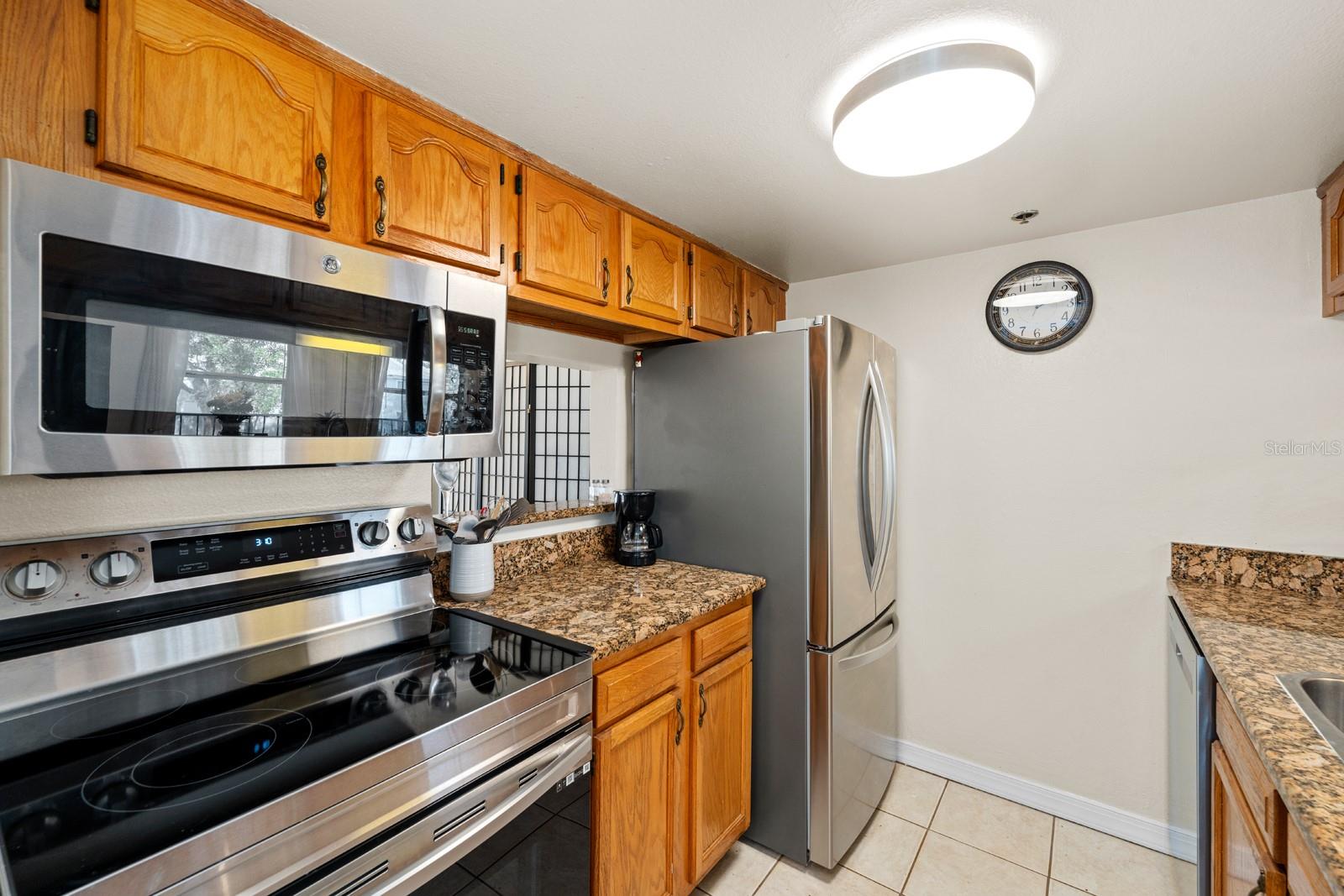 Image 6 of 23 For 7240 Bank Drive 204