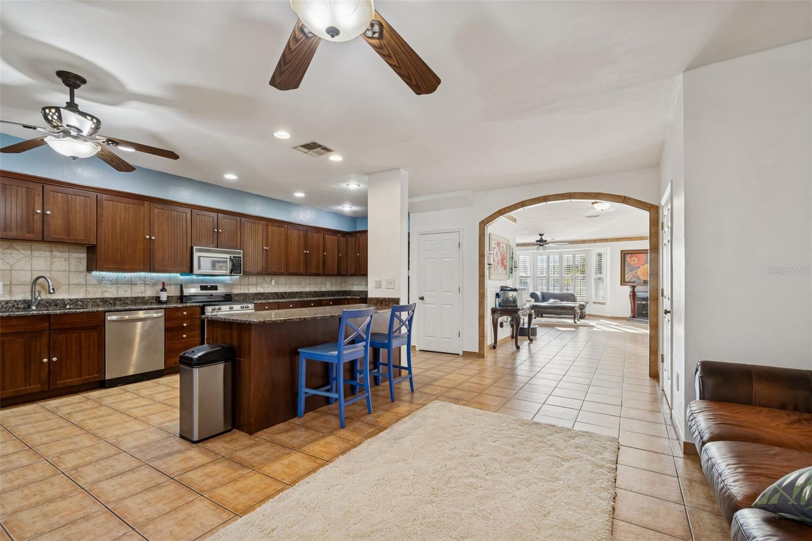 Image 11 of 62 For 2786 Countryside Boulevard 2