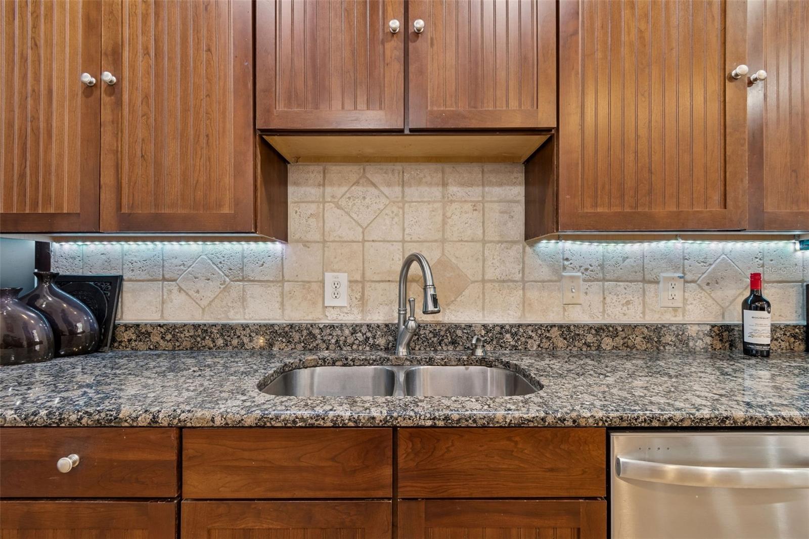 Image 13 of 62 For 2786 Countryside Boulevard 2