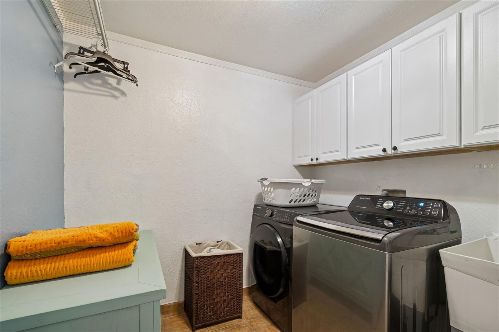 Image 24 of 62 For 2786 Countryside Boulevard 2