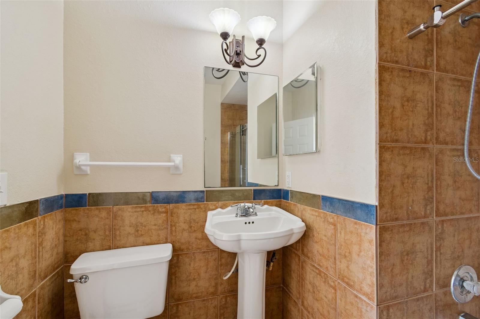 Image 36 of 62 For 2786 Countryside Boulevard 2