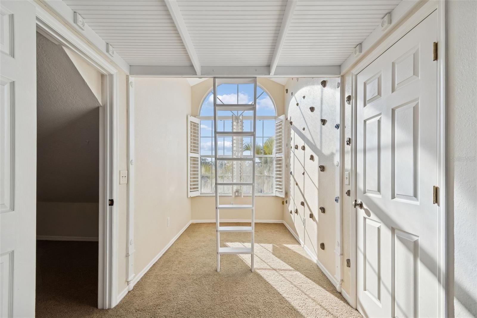 Image 41 of 62 For 2786 Countryside Boulevard 2