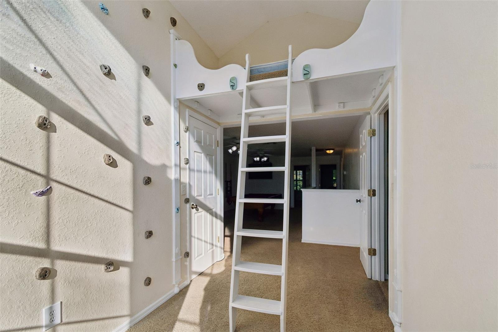 Image 42 of 62 For 2786 Countryside Boulevard 2