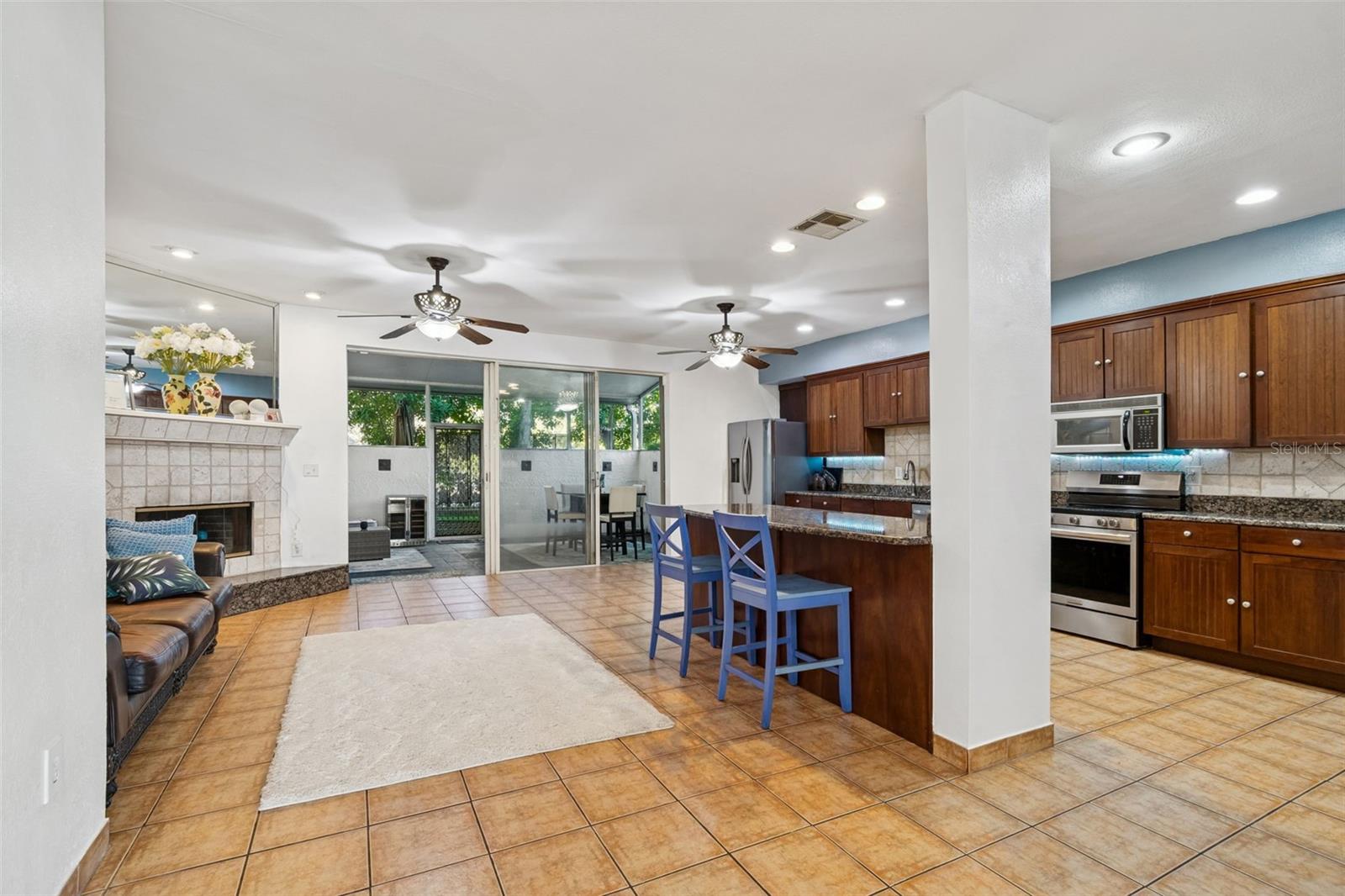 Image 9 of 62 For 2786 Countryside Boulevard 2