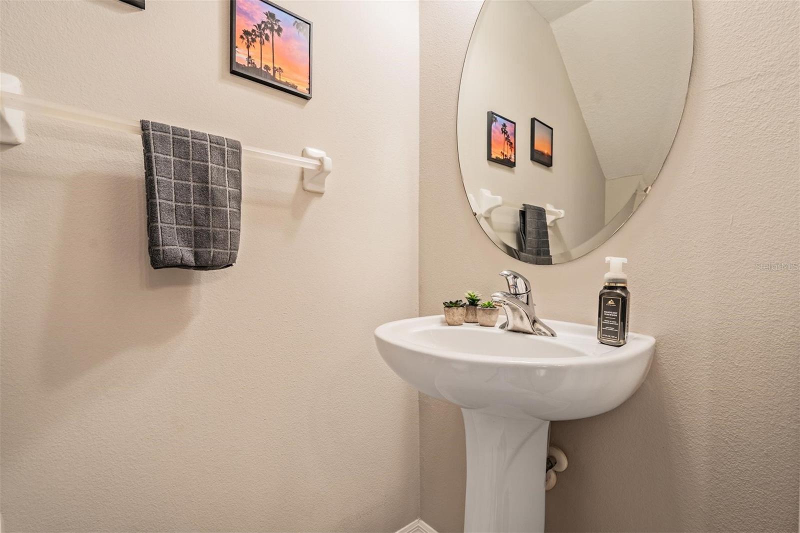 Image 14 of 27 For 2445 Earlswood Court