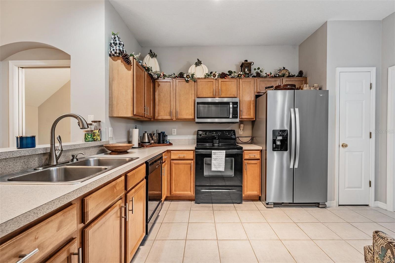 Image 17 of 27 For 2445 Earlswood Court