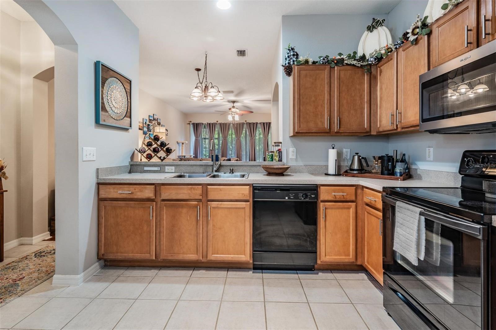 Image 18 of 27 For 2445 Earlswood Court