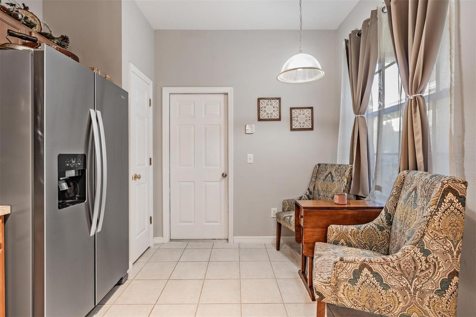 Image 19 of 27 For 2445 Earlswood Court