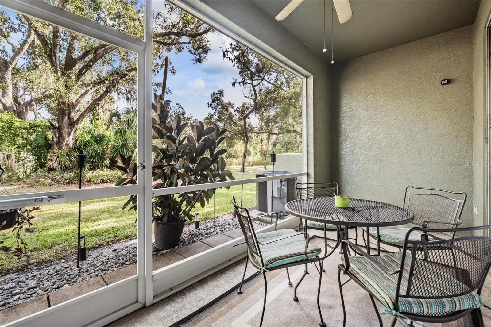 Image 23 of 27 For 2445 Earlswood Court