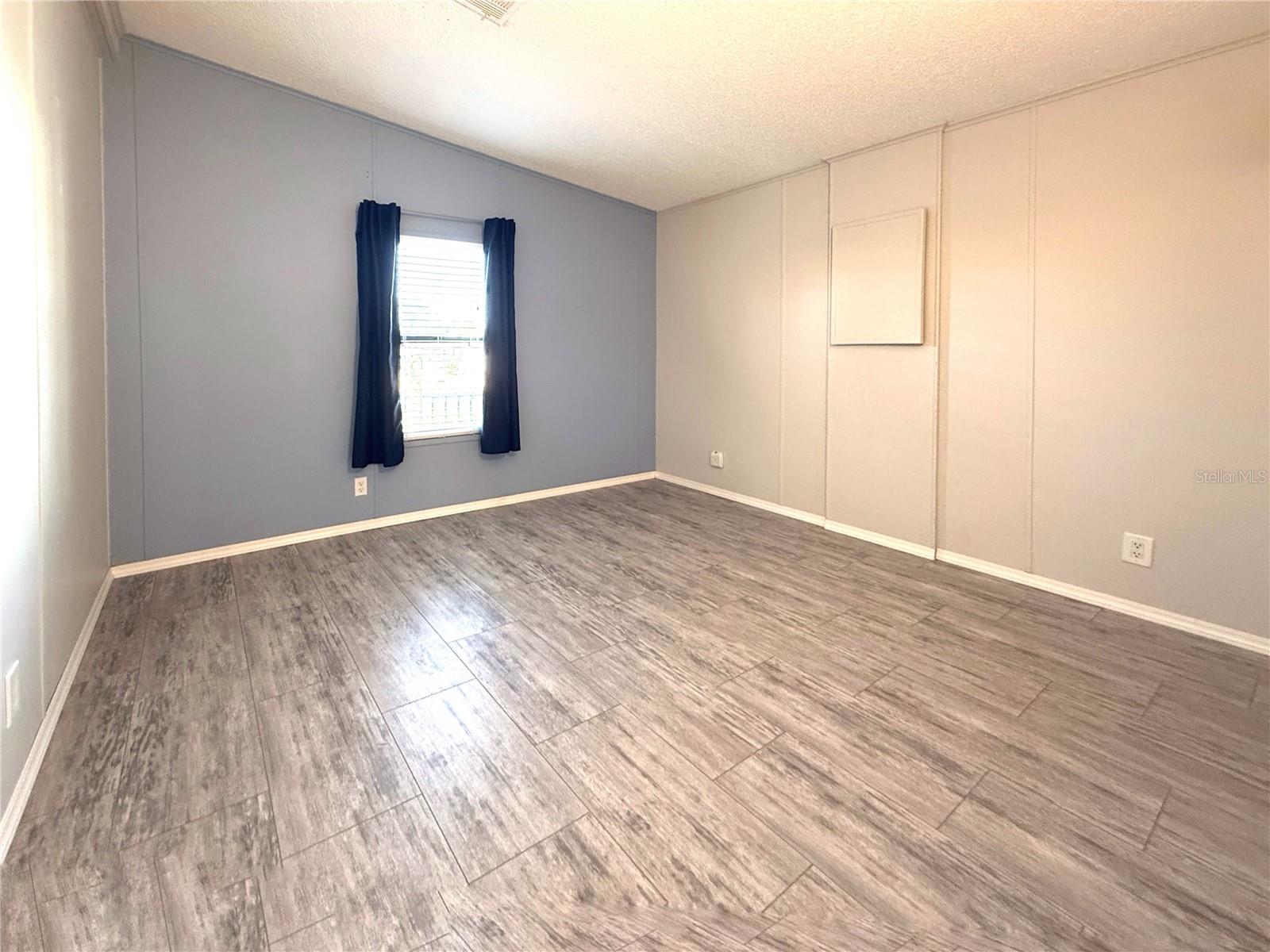 Image 13 of 35 For 108 Saint George Circle