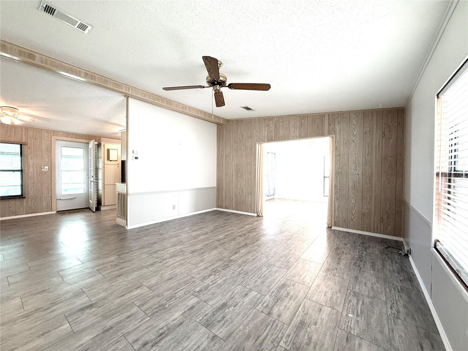 Image 3 of 35 For 108 Saint George Circle