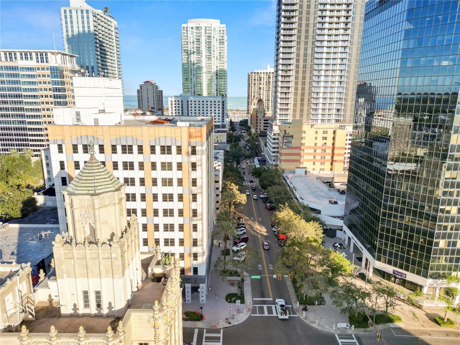 Listing photo id 27 for 405 Central Ave  210