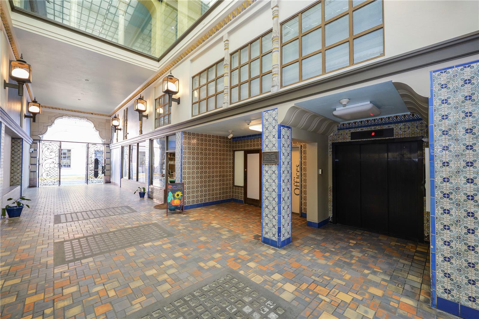 Listing photo id 2 for 405 Central Ave  210