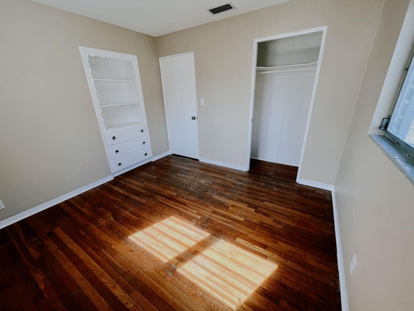 Image 10 of 18 For 318 Carey Place