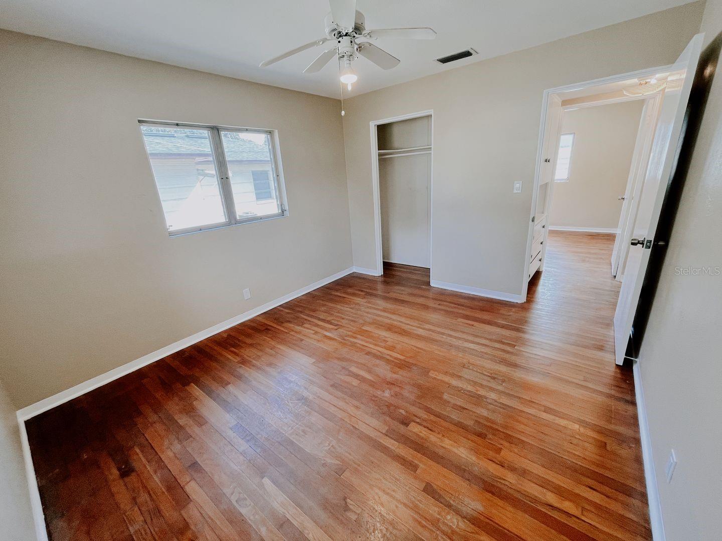 Image 9 of 18 For 318 Carey Place