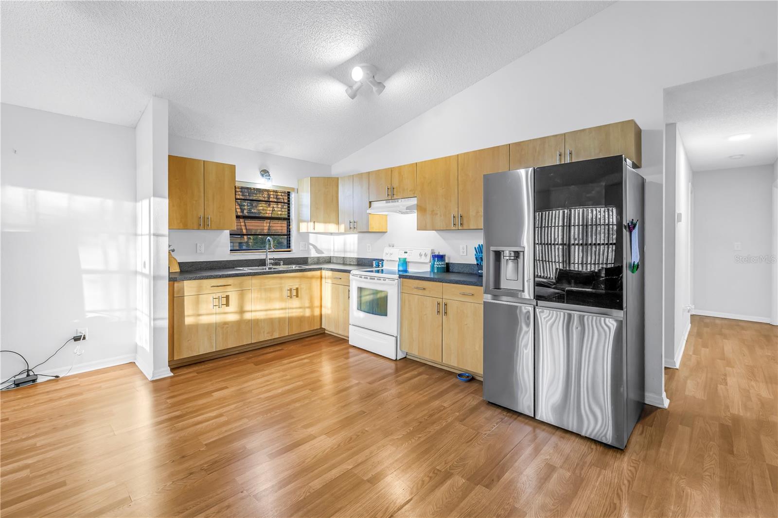 Image 16 of 39 For 3000 Dr Martin Luther King Jr Street S