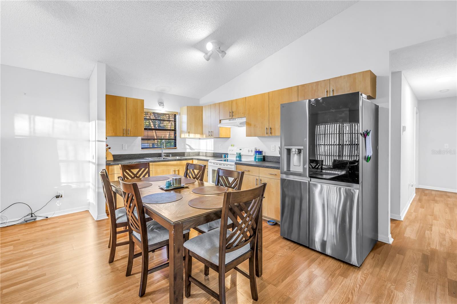 Image 17 of 39 For 3000 Dr Martin Luther King Jr Street S