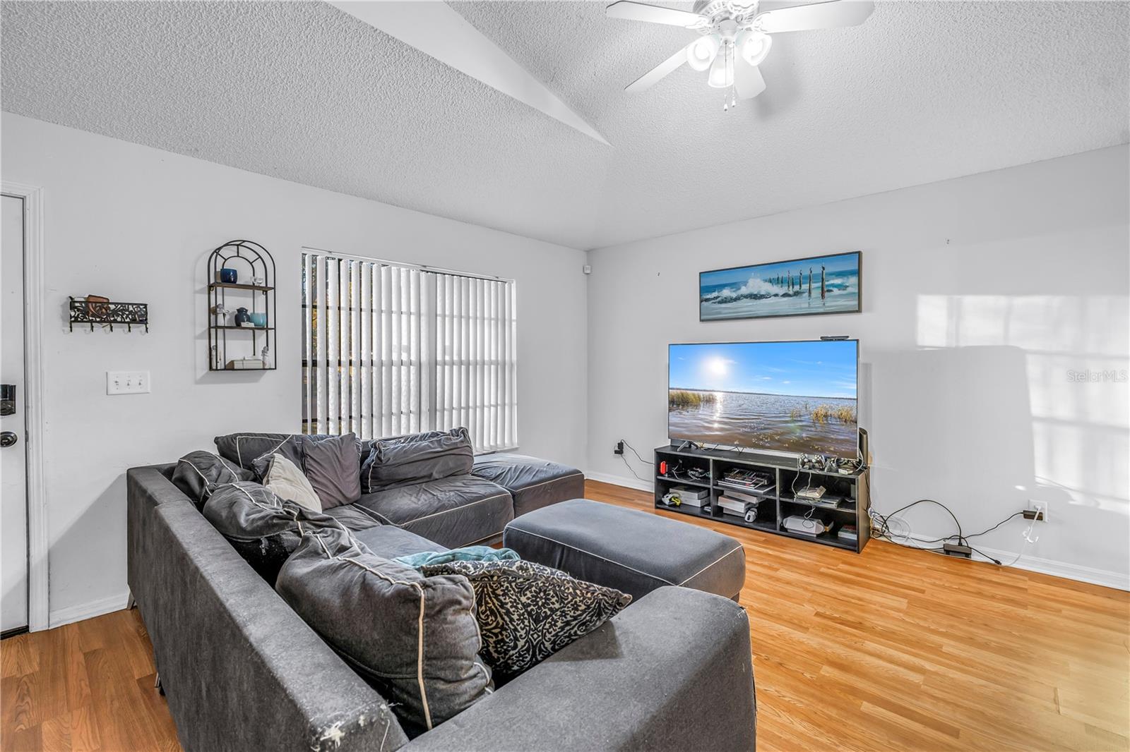 Image 5 of 39 For 3000 Dr Martin Luther King Jr Street S