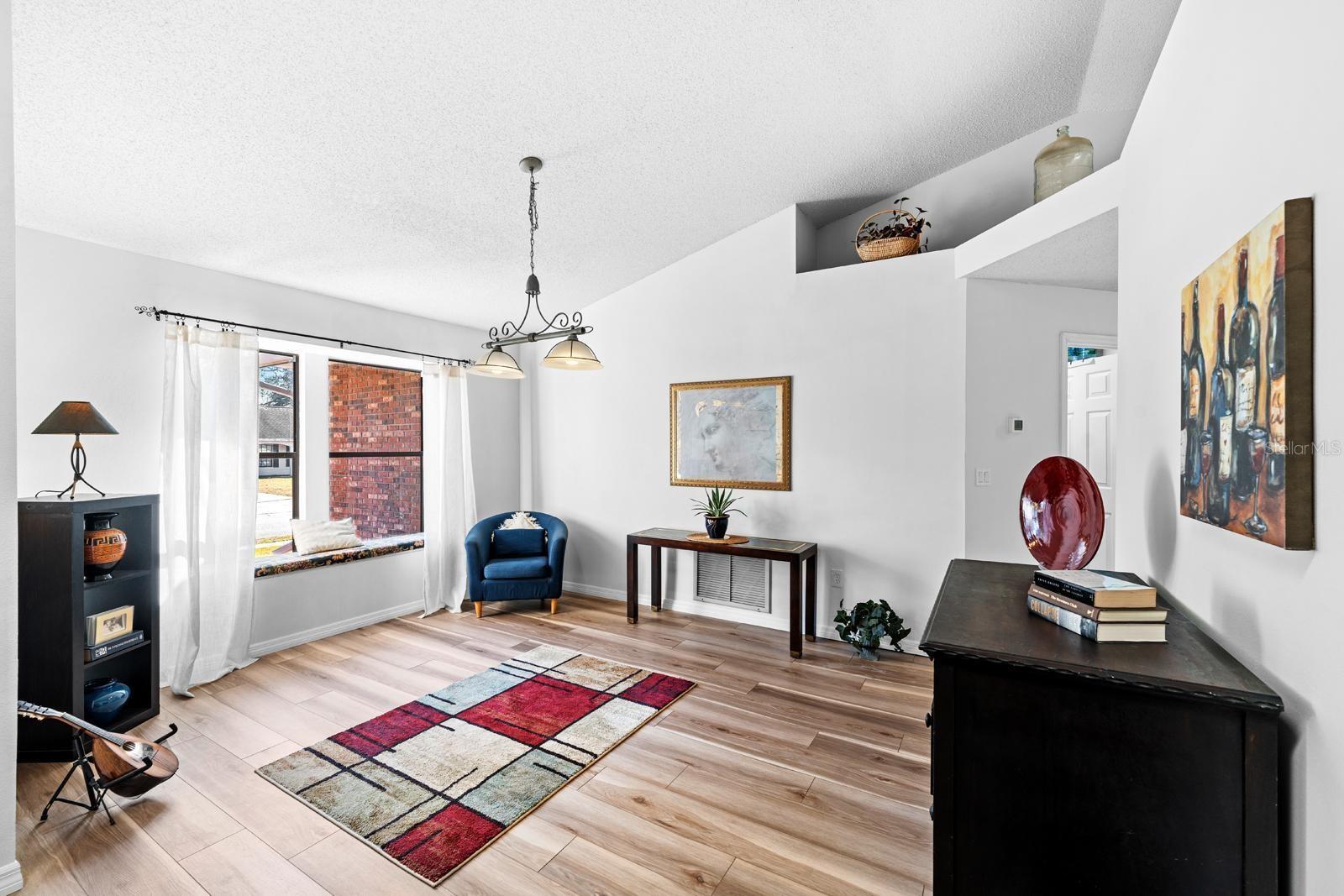 Image 10 of 42 For 625 Fayette Drive S