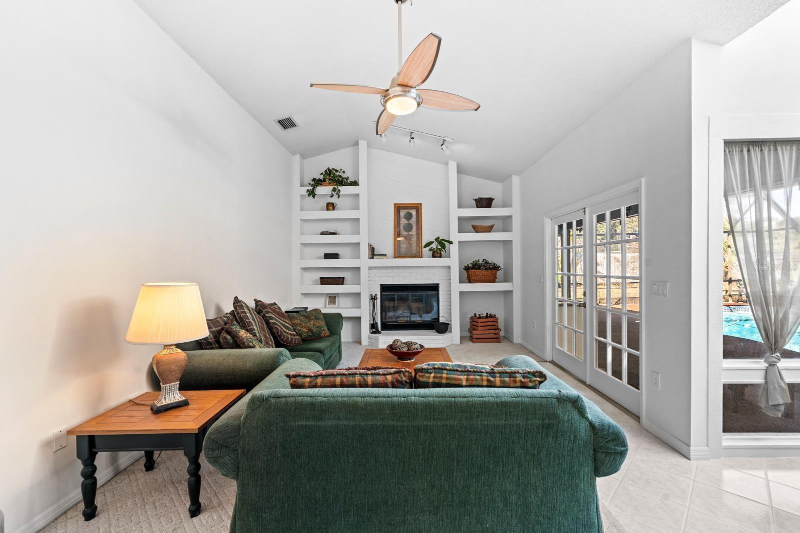 Image 11 of 42 For 625 Fayette Drive S