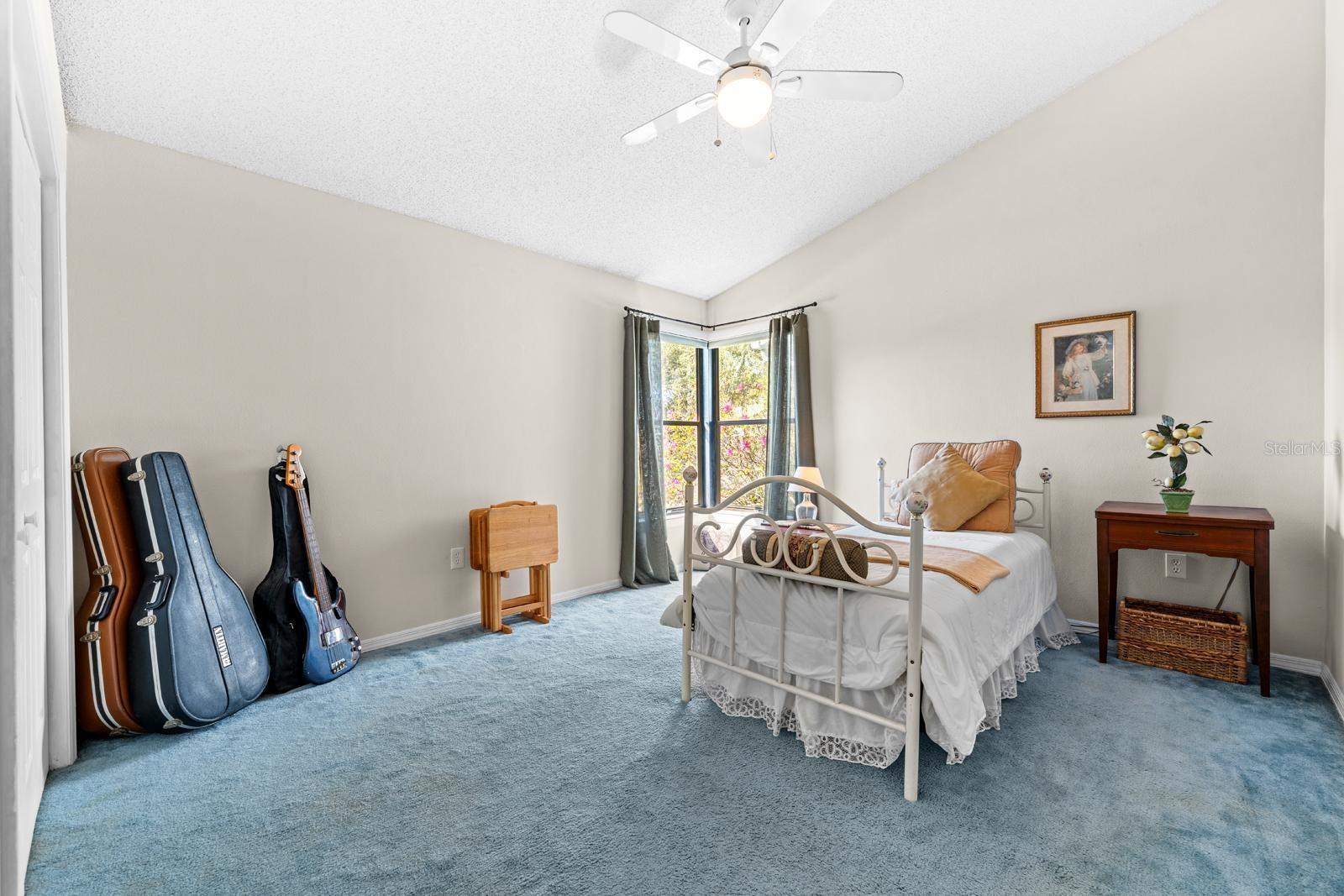 Image 14 of 42 For 625 Fayette Drive S