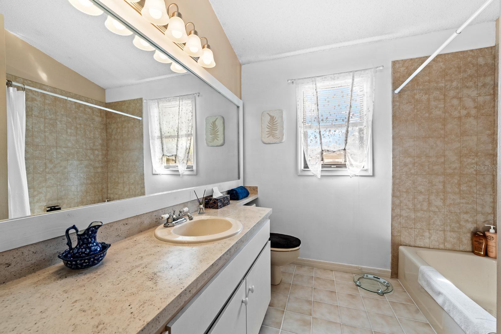 Image 15 of 42 For 625 Fayette Drive S