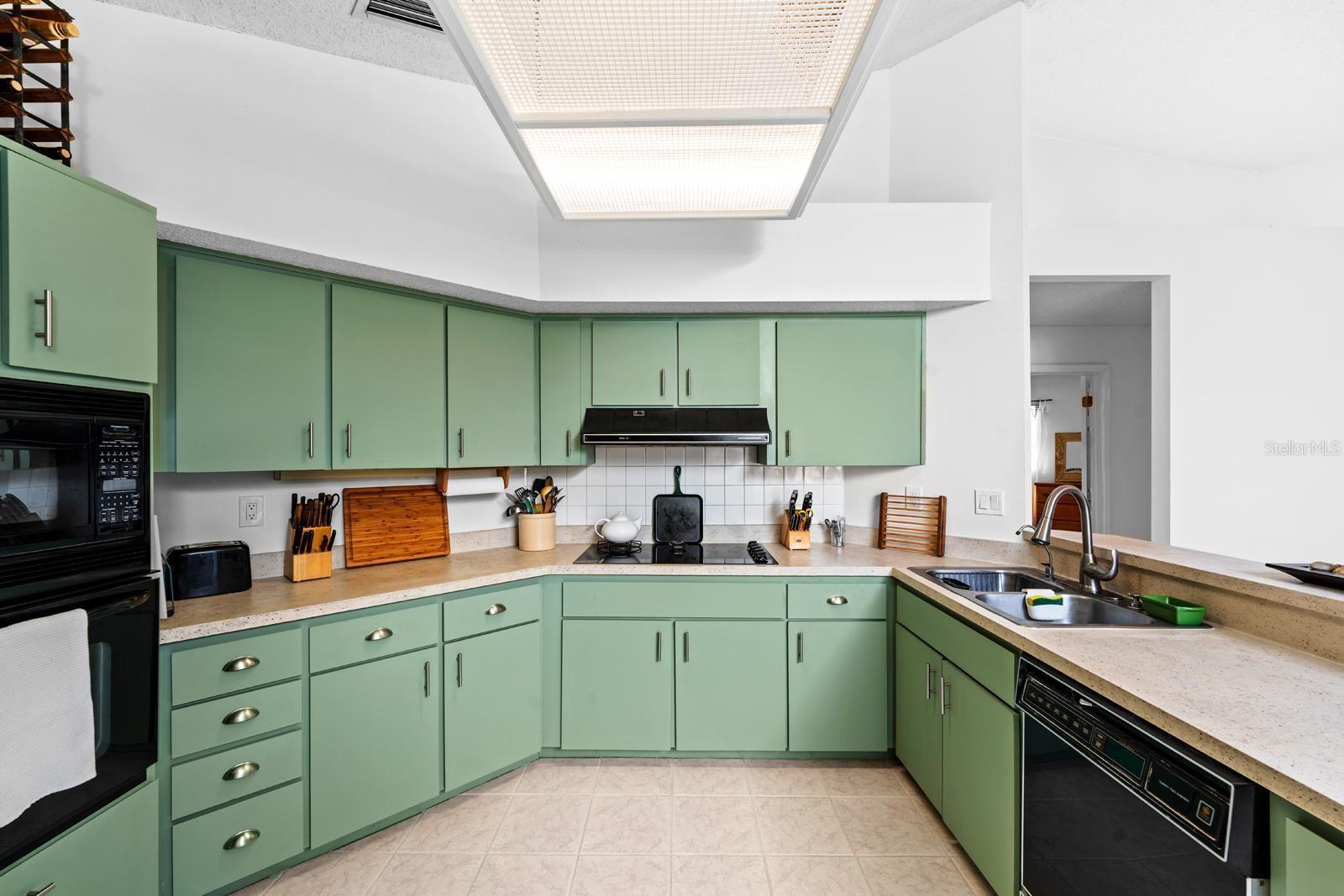 Image 20 of 42 For 625 Fayette Drive S