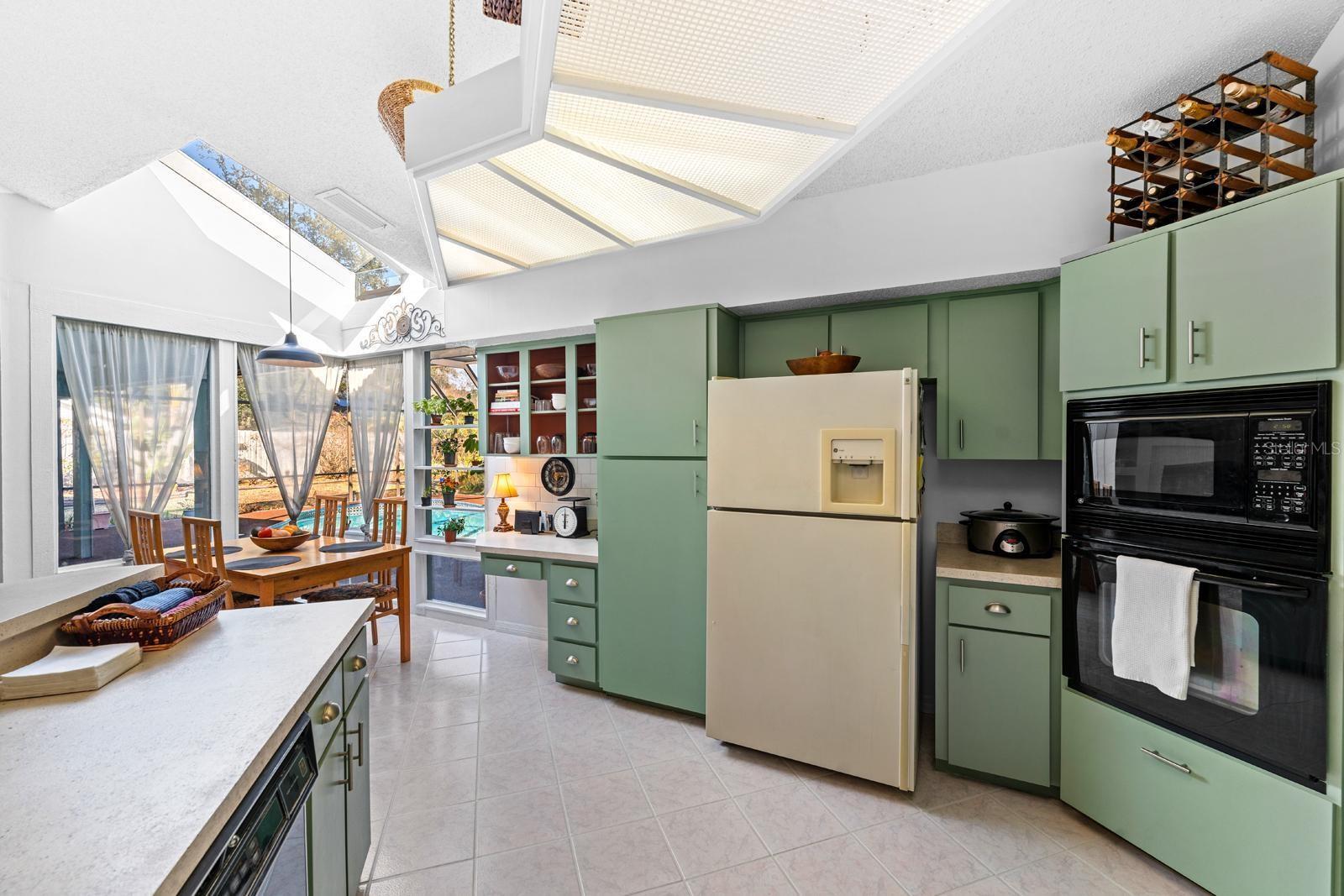 Image 22 of 42 For 625 Fayette Drive S