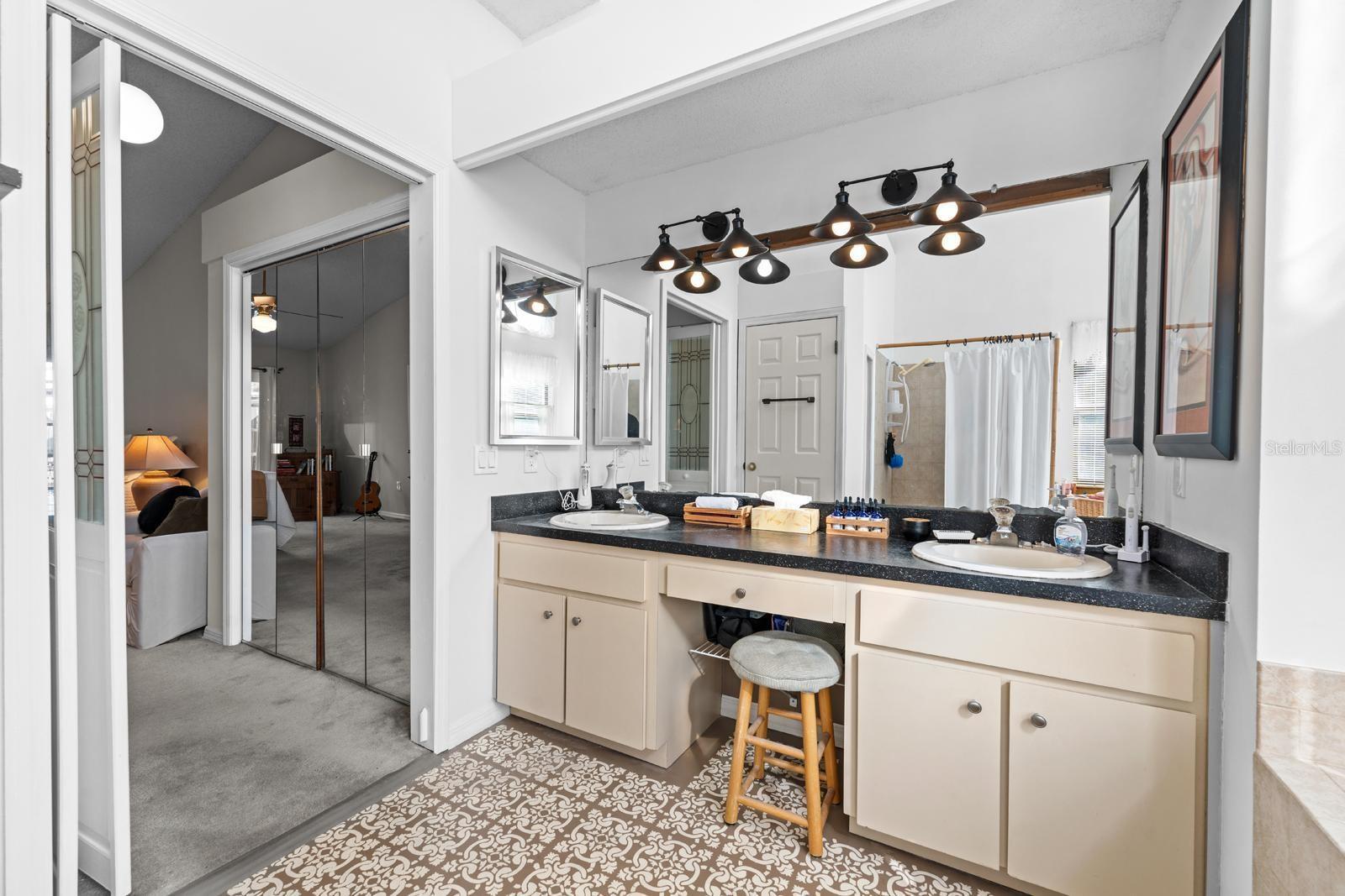 Image 27 of 42 For 625 Fayette Drive S