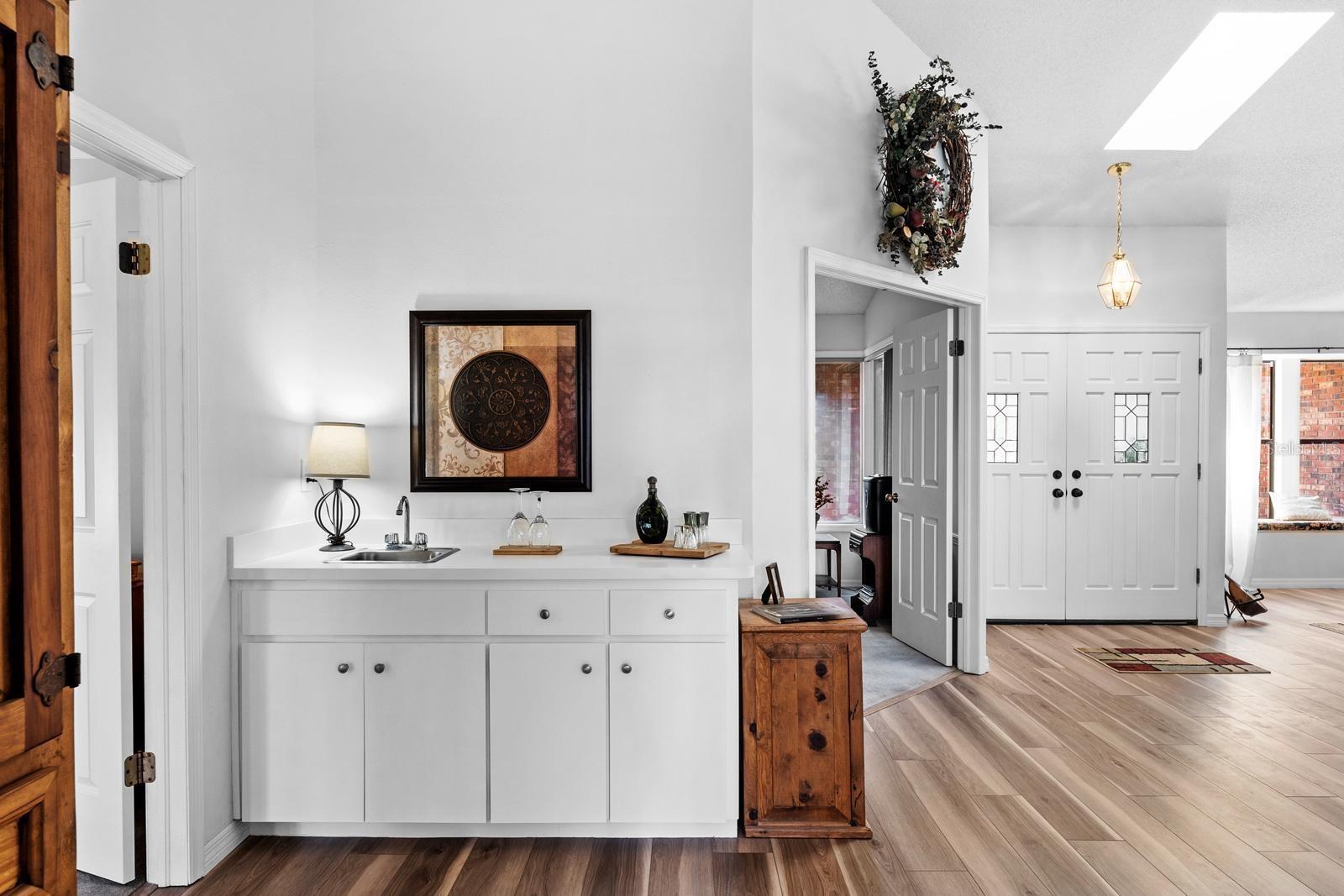 Image 6 of 42 For 625 Fayette Drive S