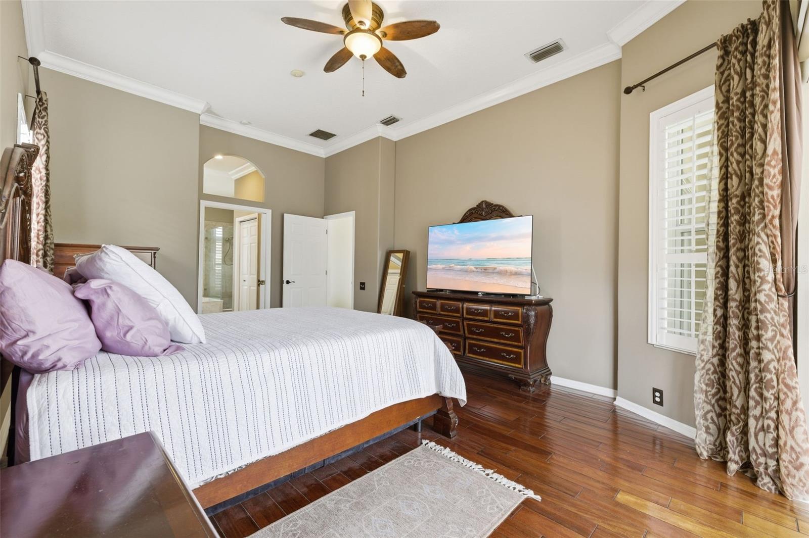 Listing photo id 12 for 11909 Middlebury Drive