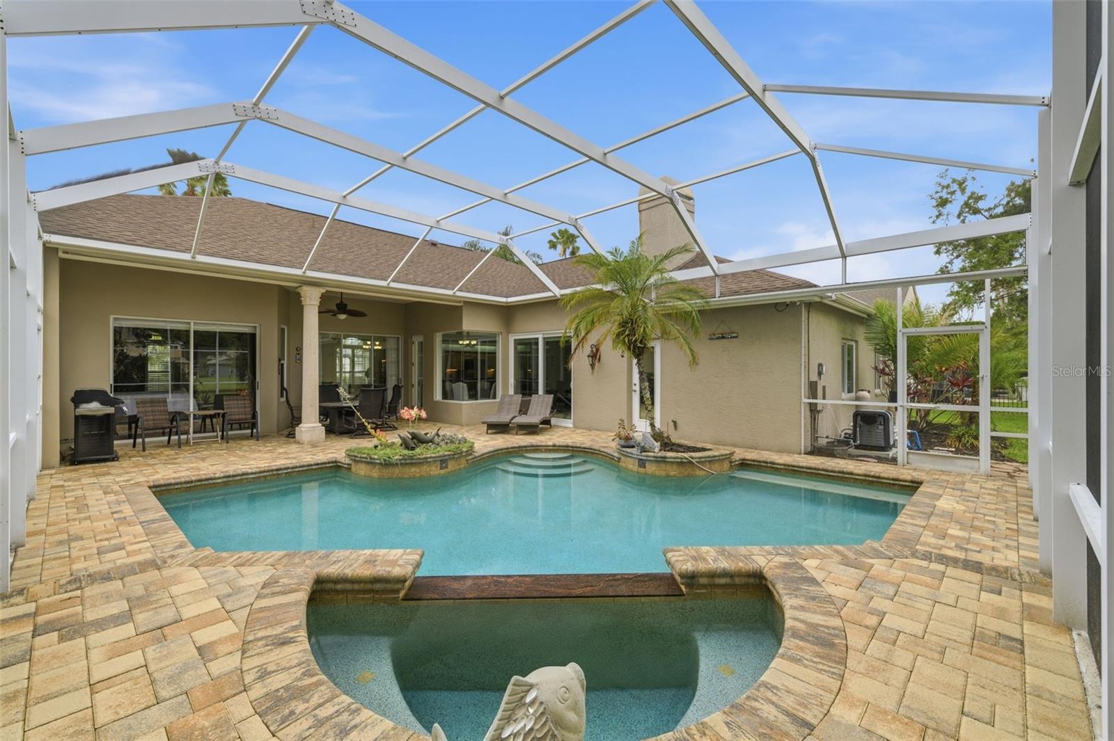 Listing photo id 24 for 11909 Middlebury Drive