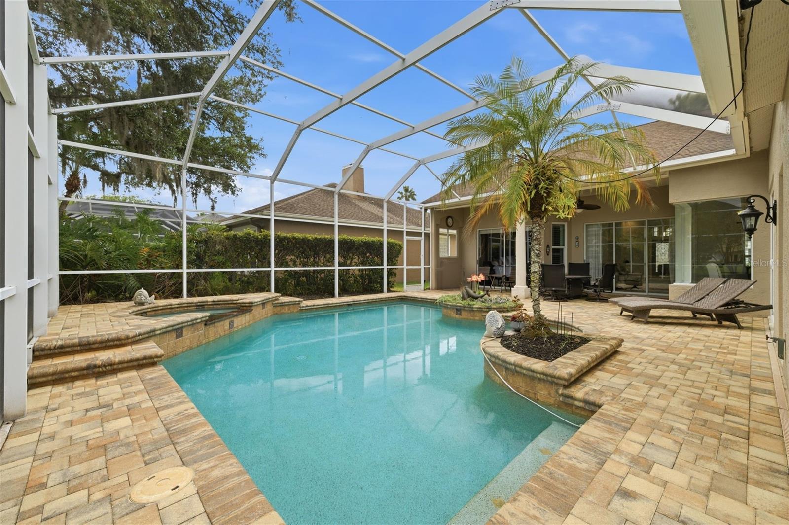 Listing photo id 25 for 11909 Middlebury Drive