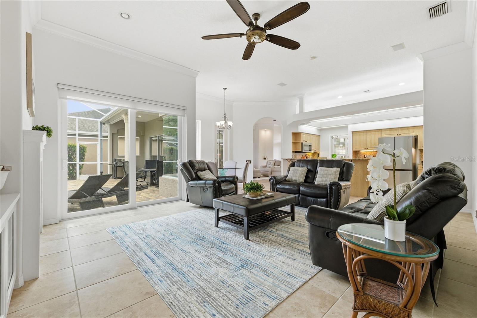 Listing photo id 5 for 11909 Middlebury Drive