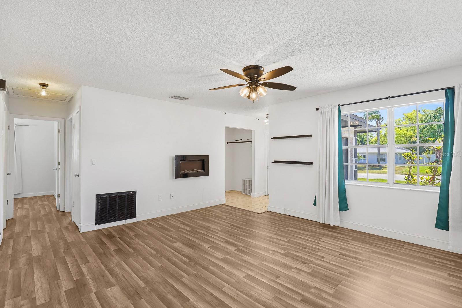 Image 5 of 30 For 3016 Sarah Drive