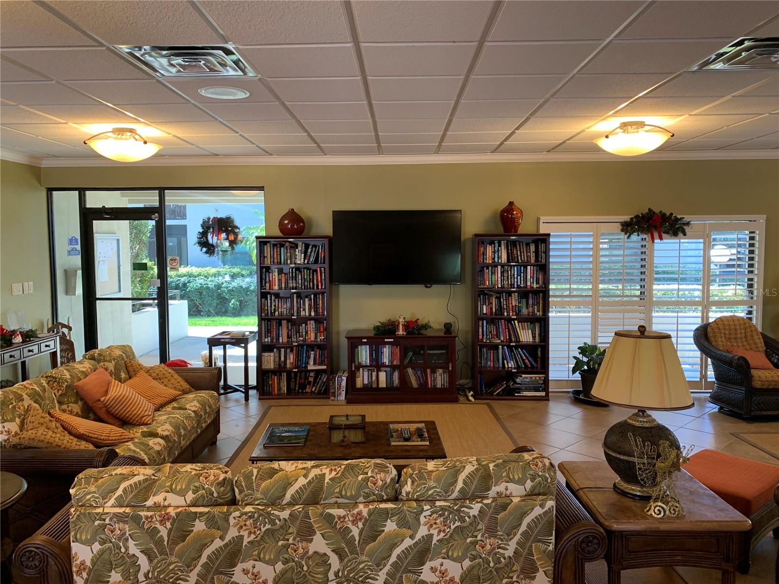 Image 36 of 50 For 1316 Pasadena Avenue S 202