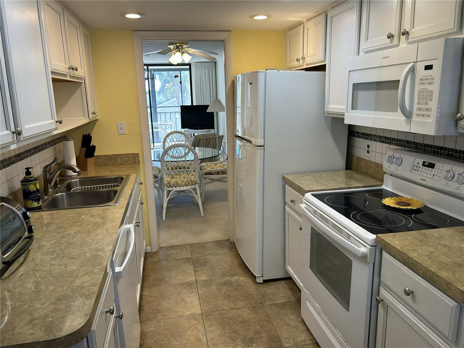 Image 4 of 50 For 1316 Pasadena Avenue S 202