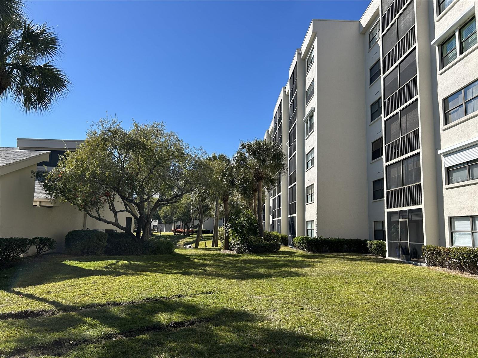 Image 42 of 50 For 1316 Pasadena Avenue S 202