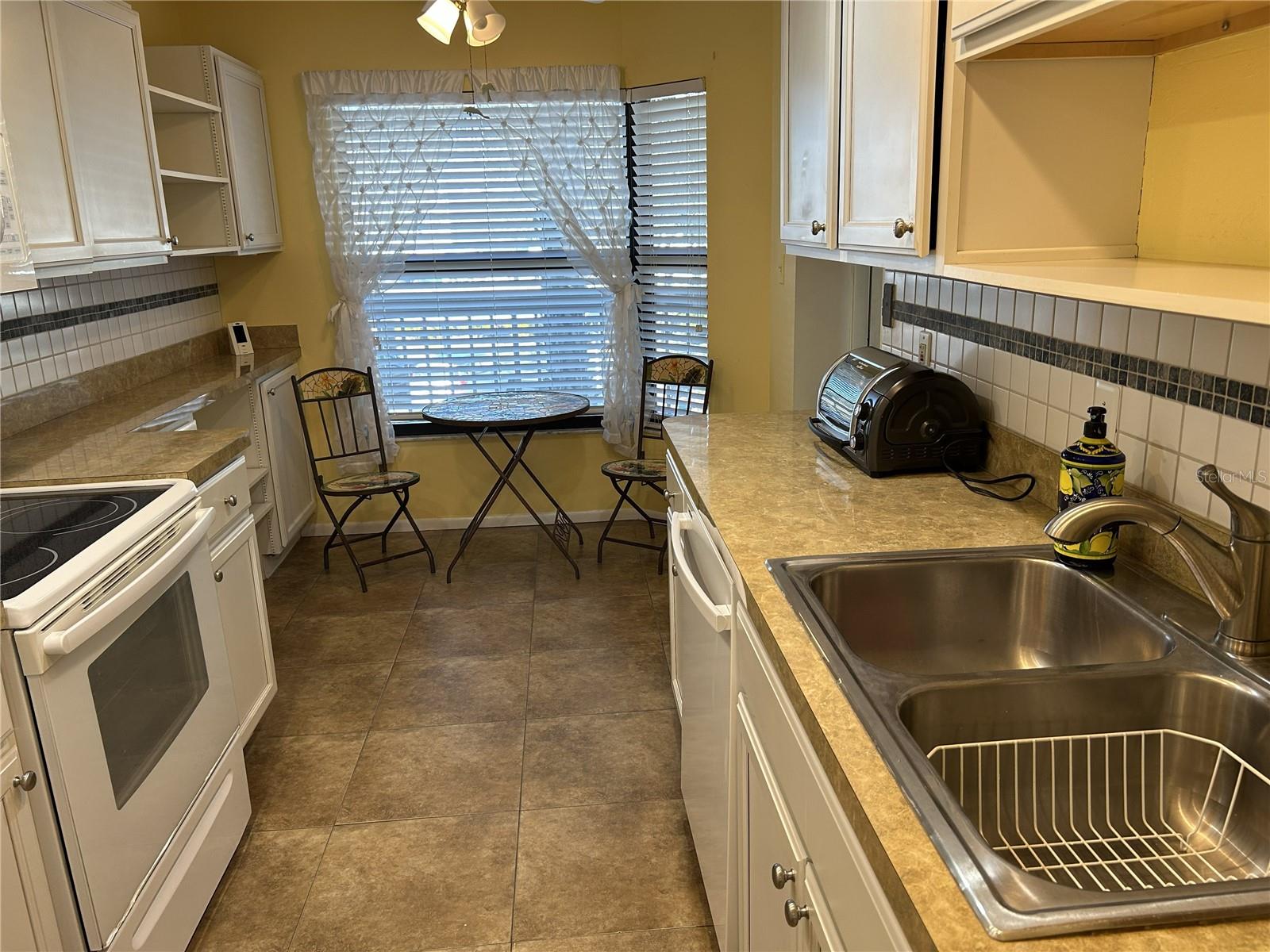 Image 6 of 50 For 1316 Pasadena Avenue S 202