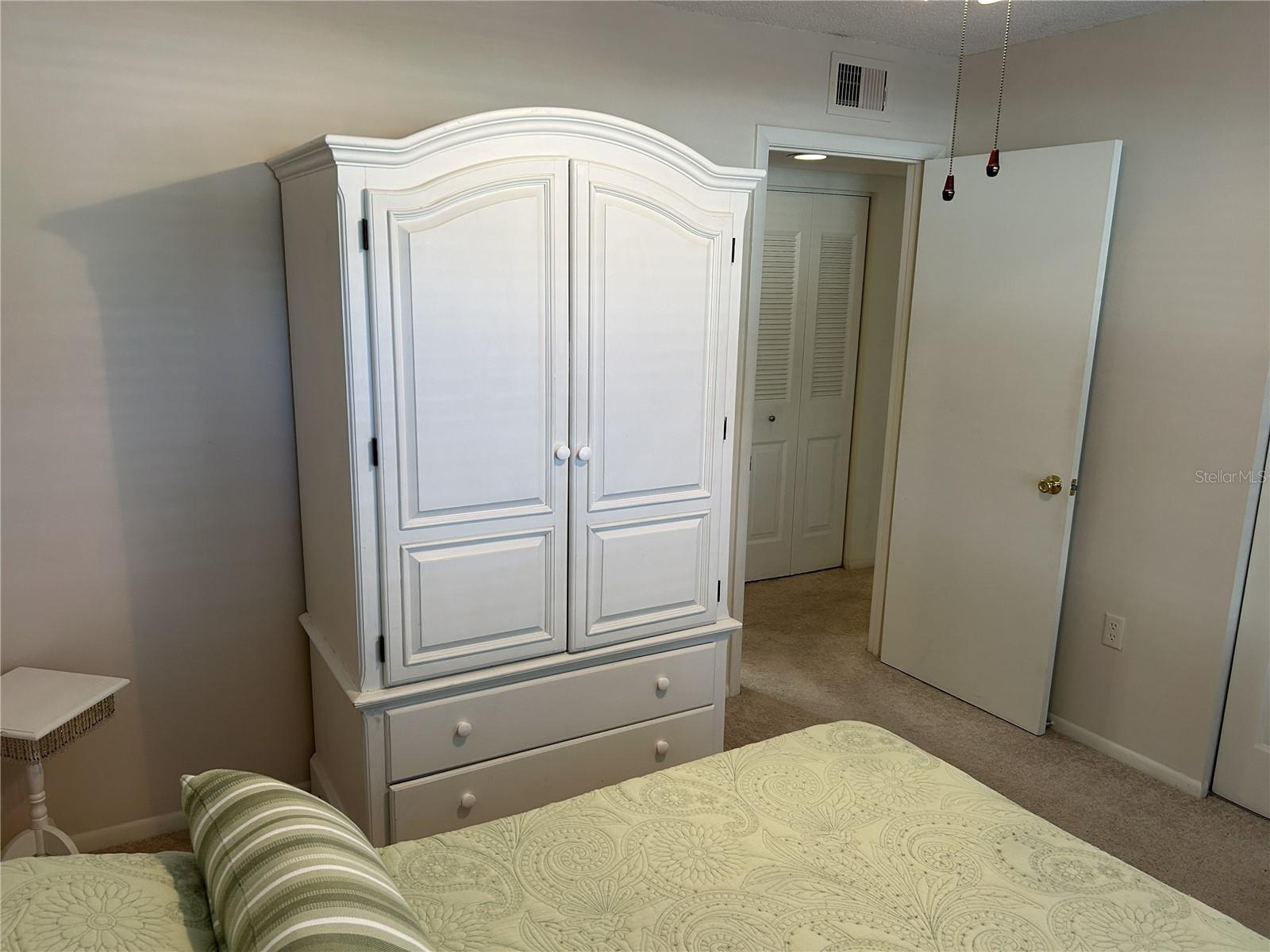 Image 9 of 50 For 1316 Pasadena Avenue S 202