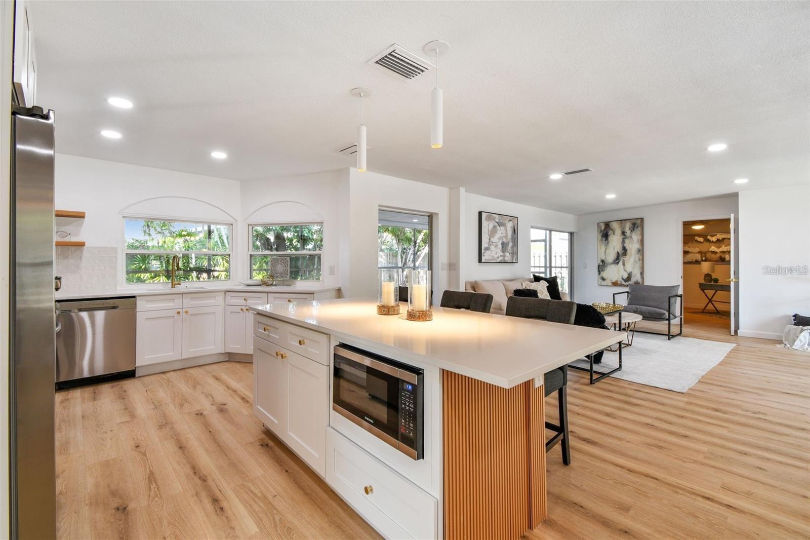 Image 10 of 29 For 1949 Dolphin Boulevard S