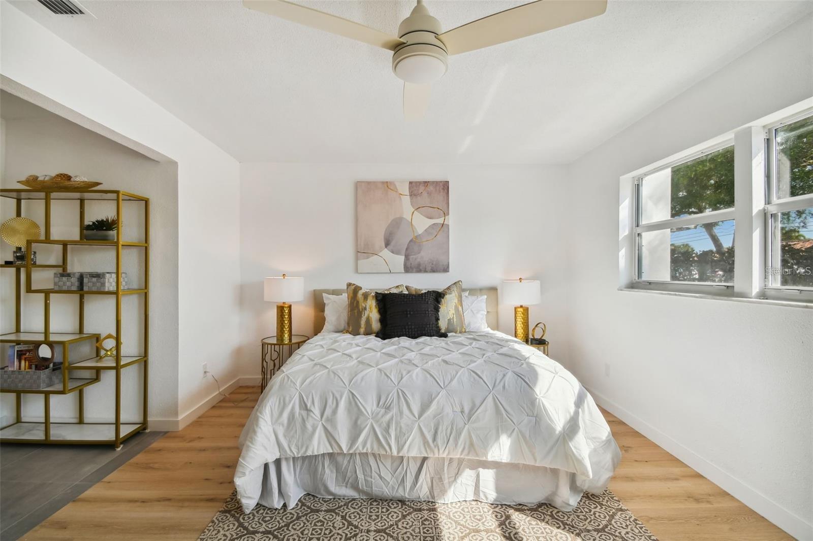 Image 13 of 29 For 1949 Dolphin Boulevard S