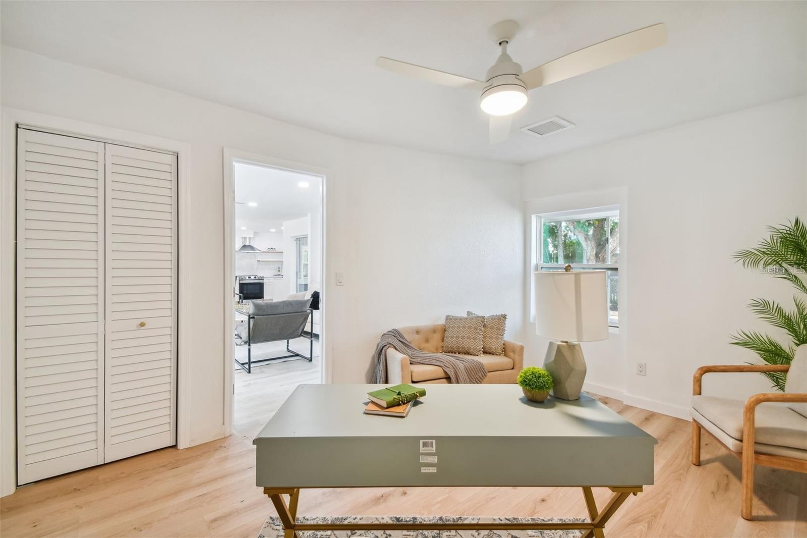 Image 23 of 29 For 1949 Dolphin Boulevard S