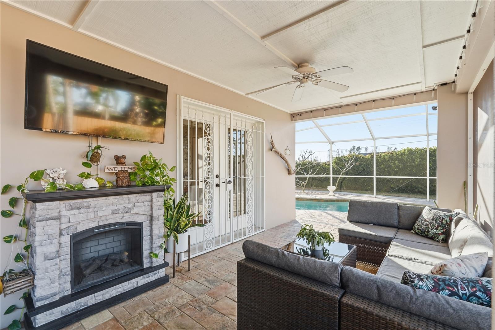 Image 21 of 30 For 1002 Ventana Drive