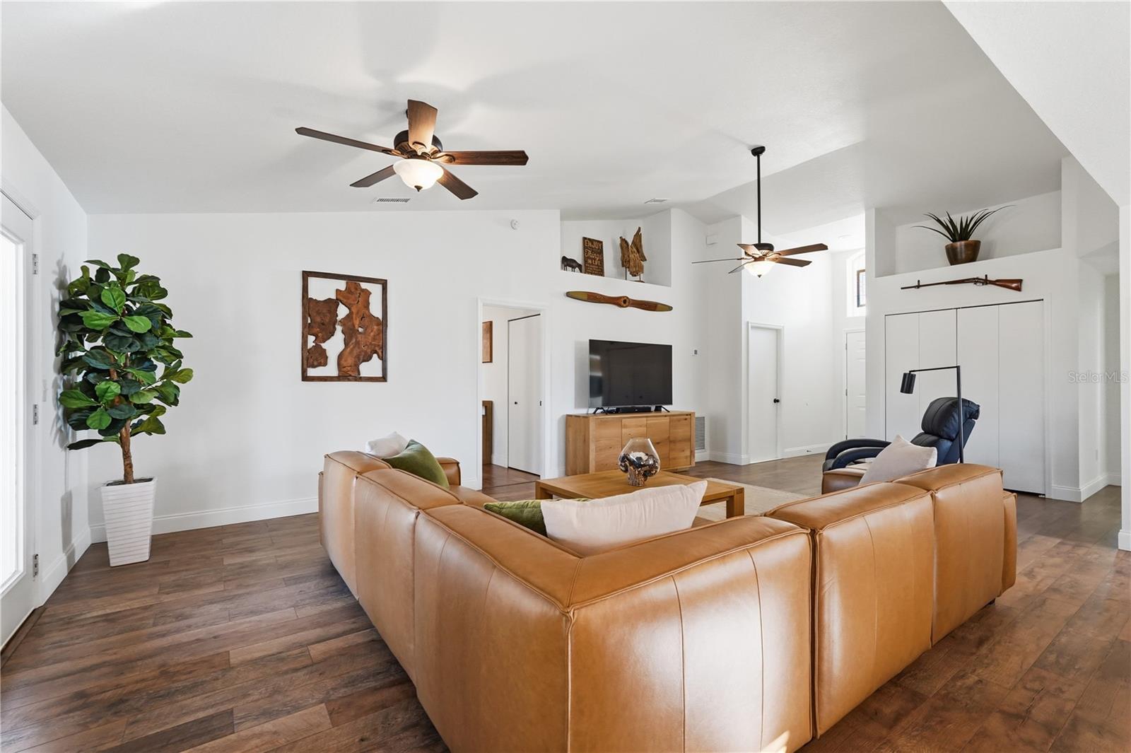 Image 5 of 30 For 1002 Ventana Drive